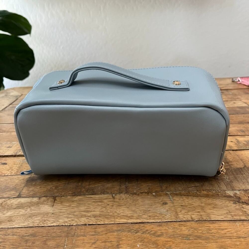 Eachy Travel Makeup Bag Medium Blue Cosmetic Top Handle Flat-Open Vegan Leather